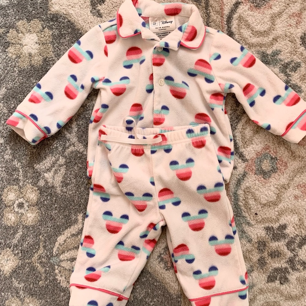 BabyGap Disney Mickey Mouse Fleece Pajama Set Toddler 12-18 months